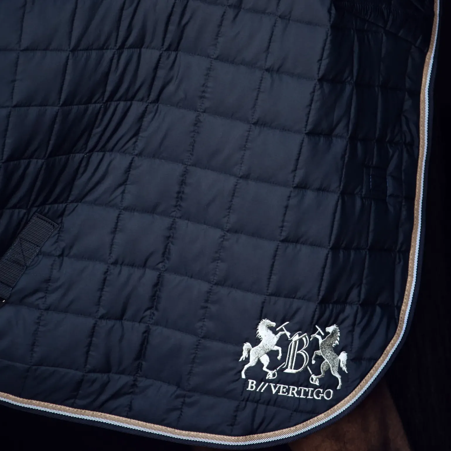 Couverture D'écurie B Vertigo Theo, 150 G