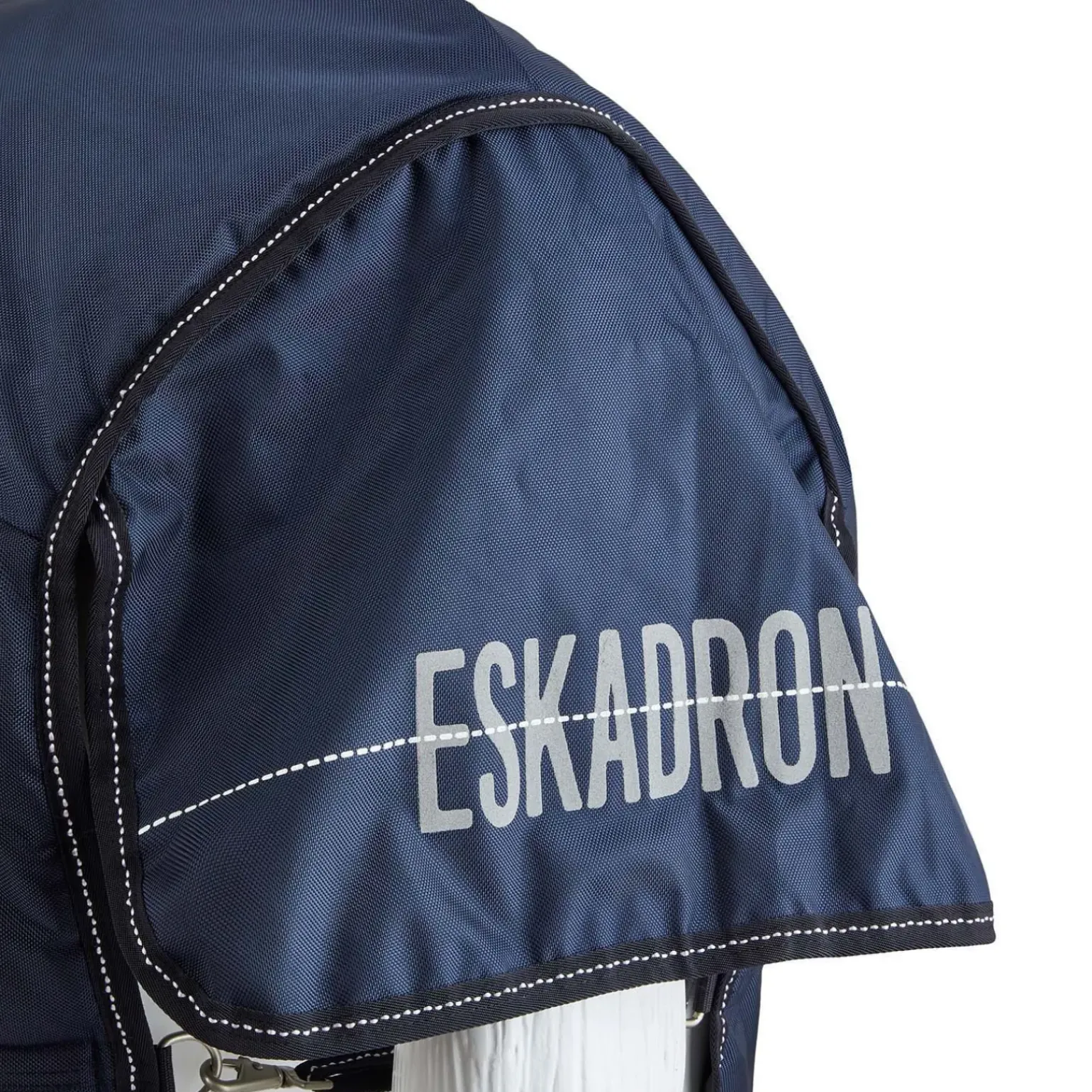 Couverture D'Exterieur Eskadron Omega, 250 G