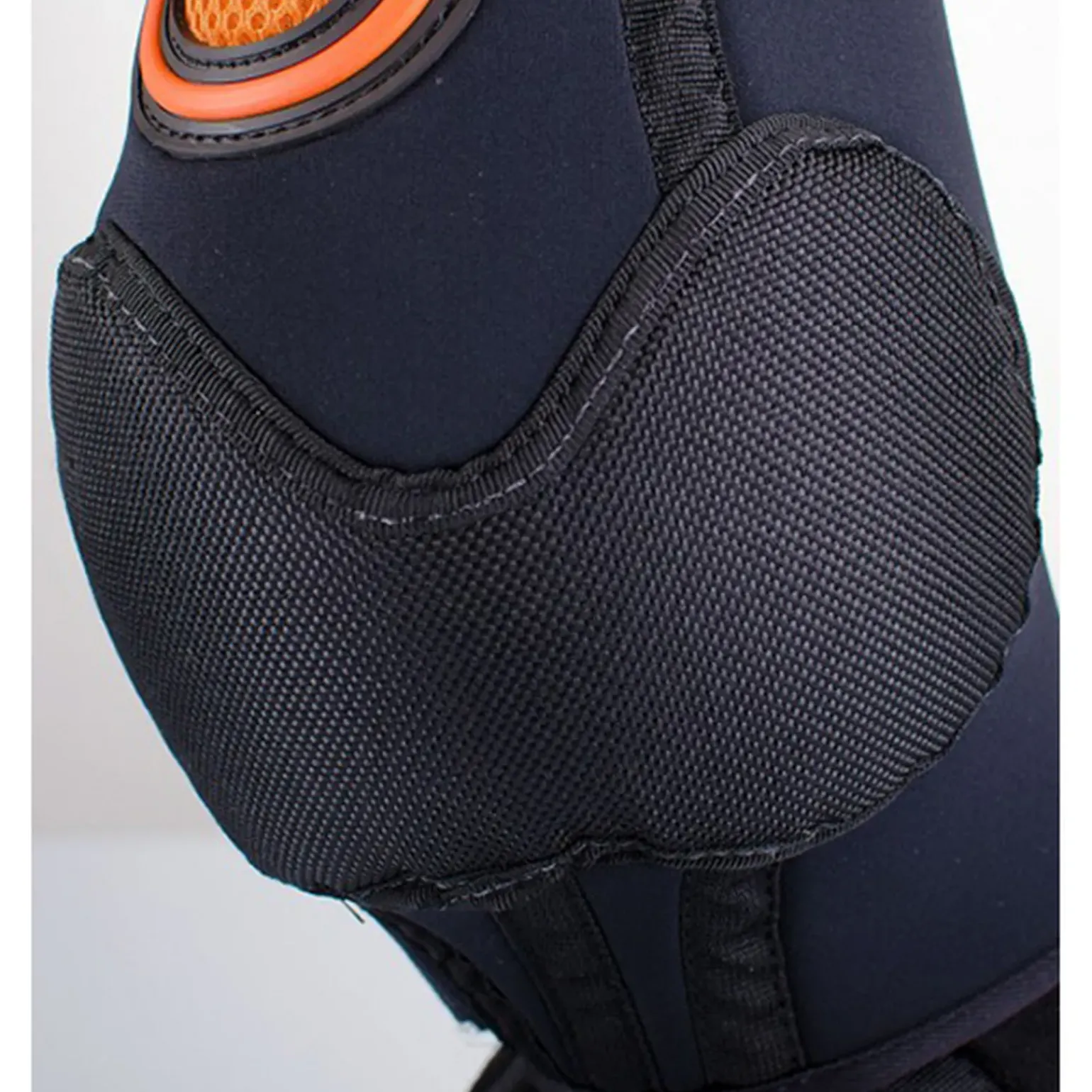 Equick Aero-Magneto Stable Boots, Rear