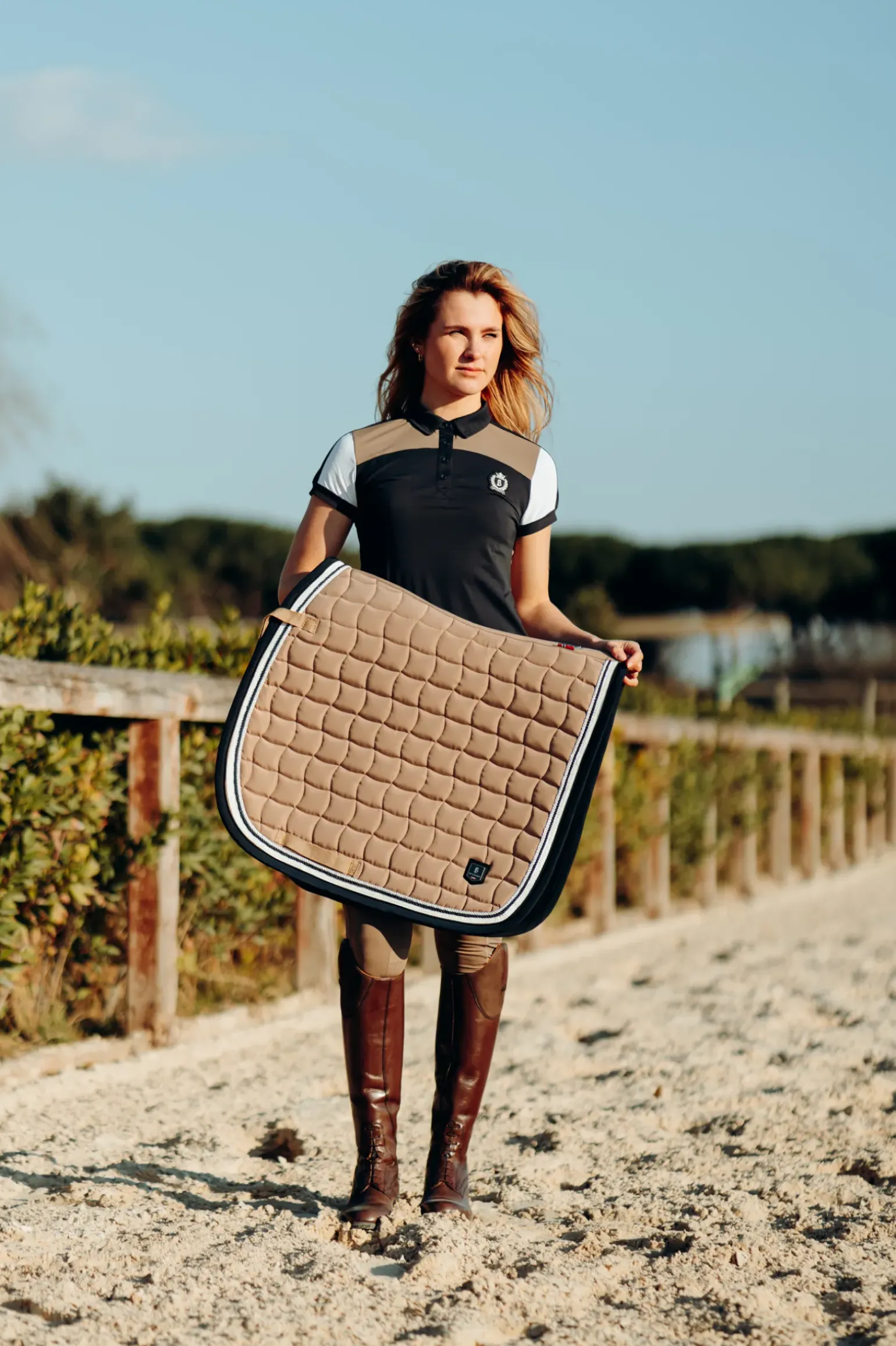 Tapis De Selle De Dressage B Vertigo Cameron Avec Passepoil Cordelette