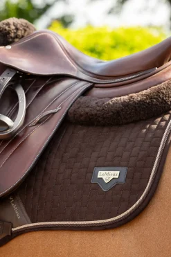 Tapis De Selle De Saut D'Obstacle Lemieux Puissance Daim Cc